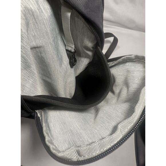 Sherpani Vespa Backpack Black Nylon Travel Daypack Laptop Bag Women's O/S NWOT - Picture 13 of 16